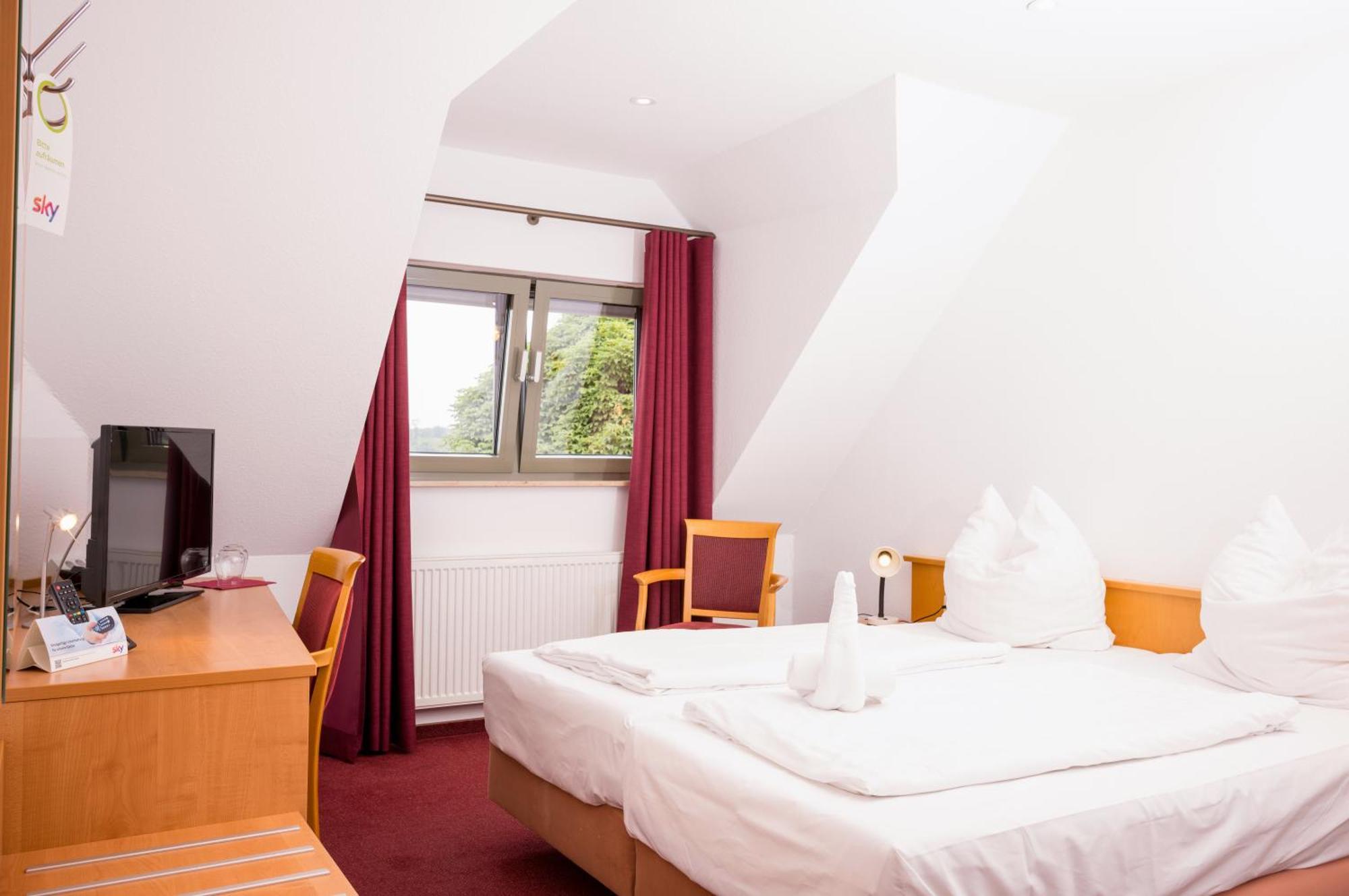 Hotel Restaurant Zehntscheune Sinsheim Ngoại thất bức ảnh